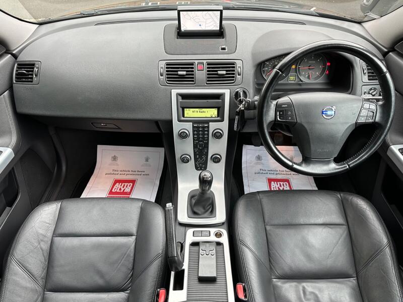 View VOLVO V50 1.6 D DRIVe SE Lux Nav Edition 