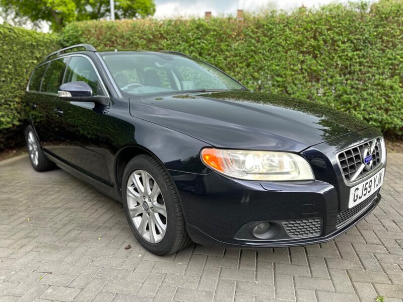 View VOLVO V70 2.4 D SE