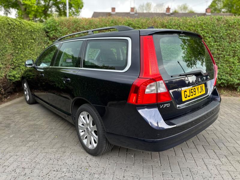 View VOLVO V70 2.4 D SE