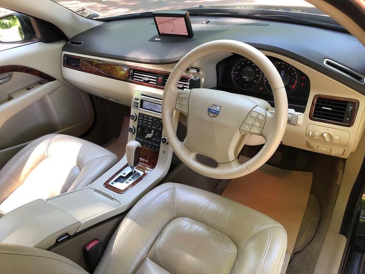 VOLVO S80
