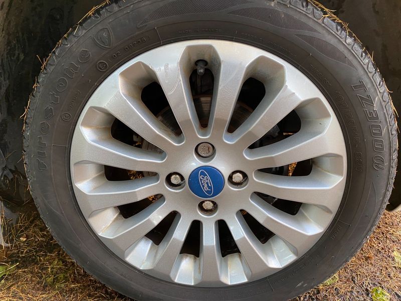 FORD KA