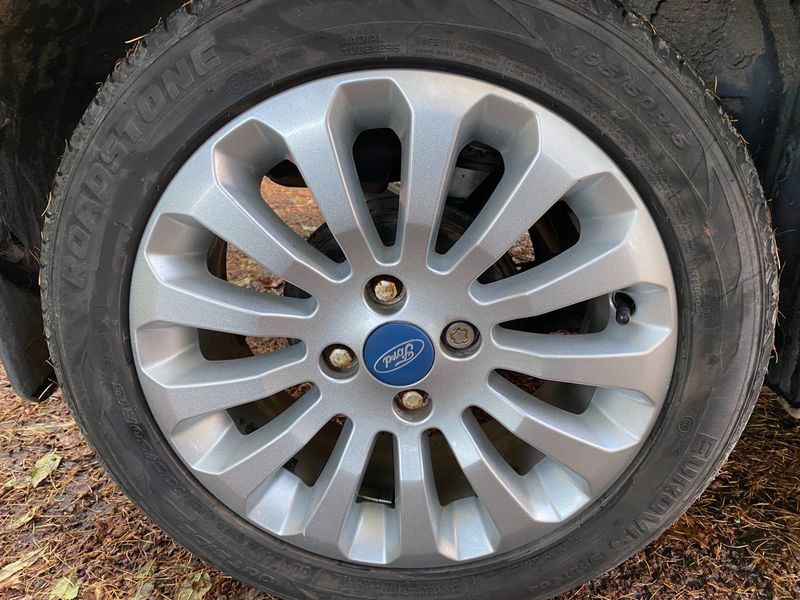 FORD KA