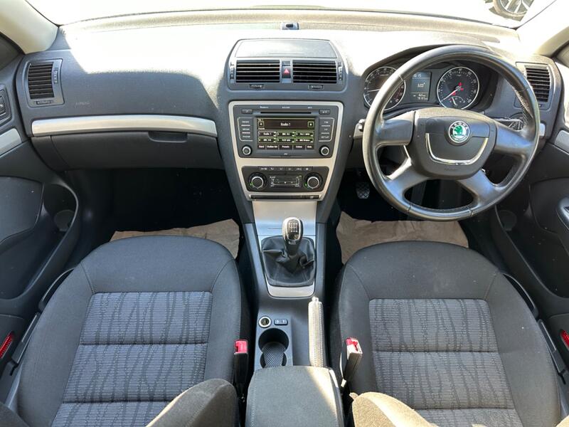 View SKODA OCTAVIA 2.0 TDI Elegance Euro 5 5dr